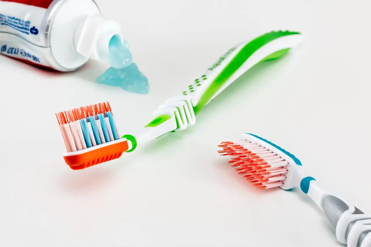 Come disinfettare gli spazzolini da denti: ecco i cinque trucchetti Come disinfettare gli spazzolini da denti: ecco i cinque trucchetti