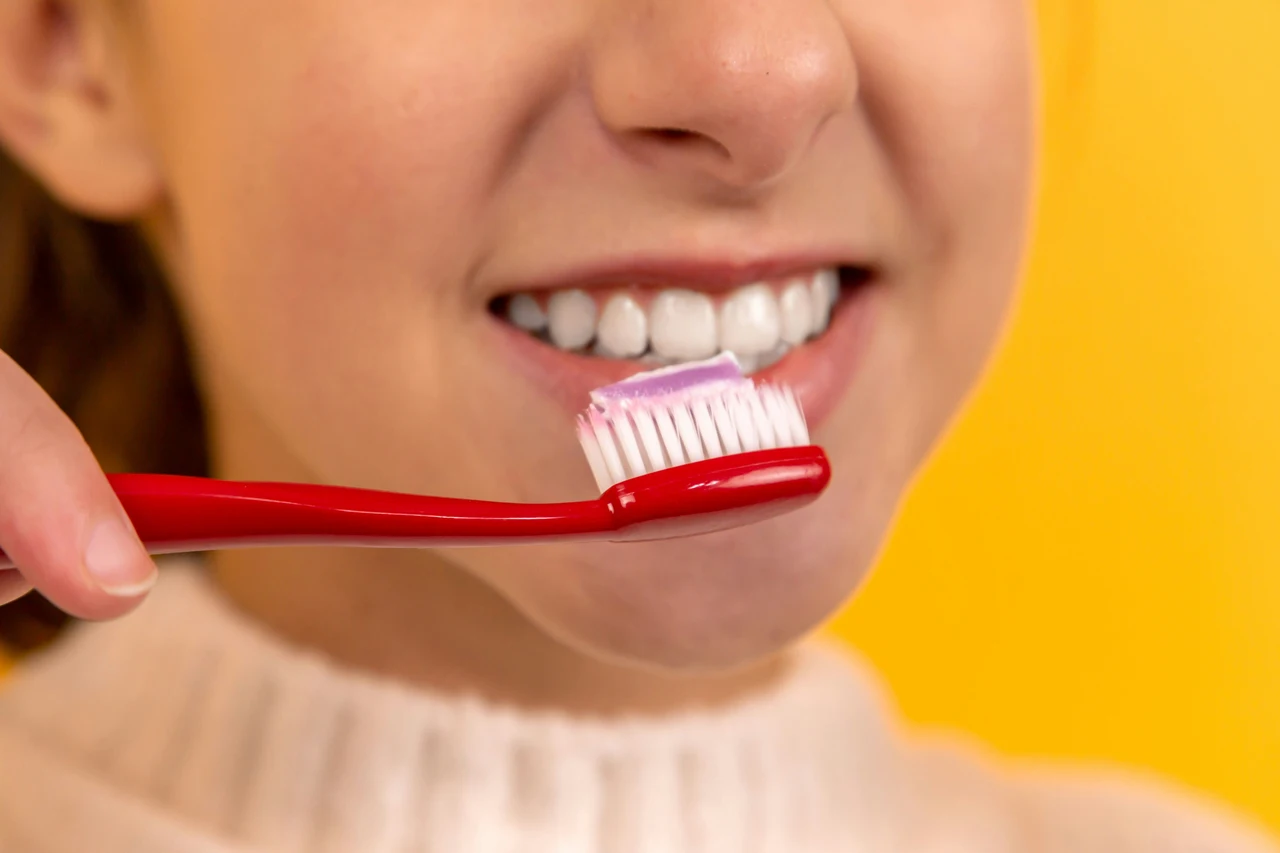 Come disinfettare gli spazzolini da denti: ecco i cinque trucchetti Come disinfettare gli spazzolini da denti: ecco i cinque trucchetti