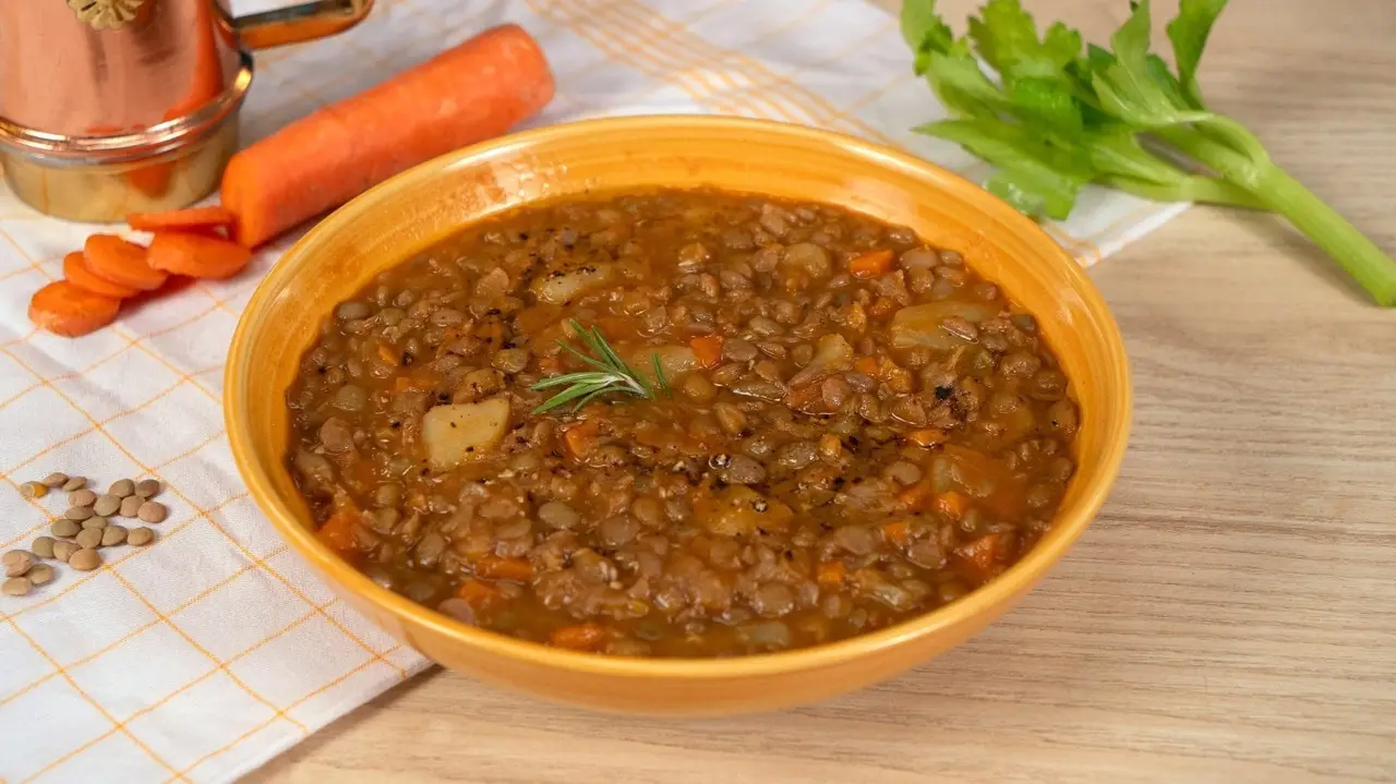 Come si preparano le lenticchie con più sapore: il trucco segreto Come si preparano le lenticchie con più sapore: il trucco segreto