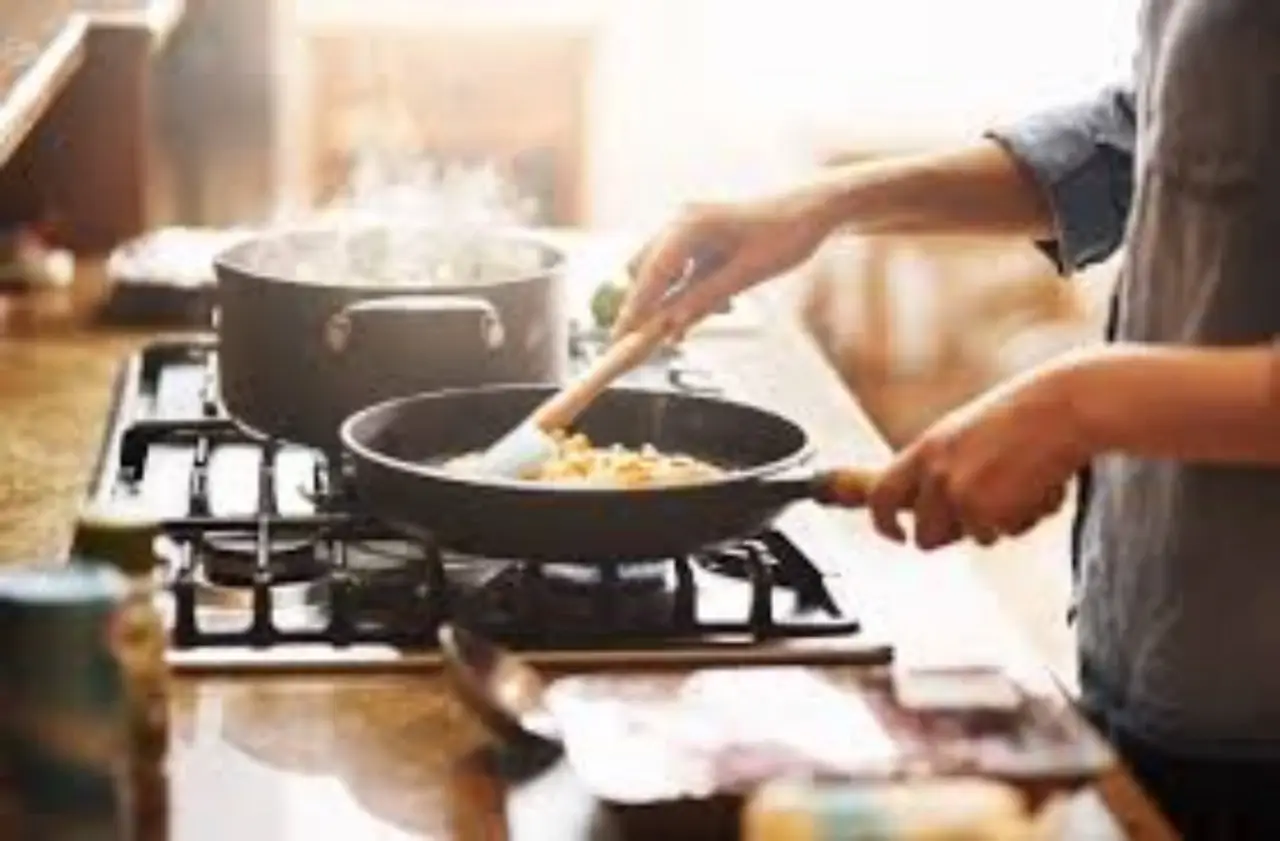 Vuoi una cucina senza odori persistenti? Ecco il trucco anti-grassi dei ristoratori Vuoi una cucina senza odori persistenti? Ecco il trucco anti-grassi dei ristoratori