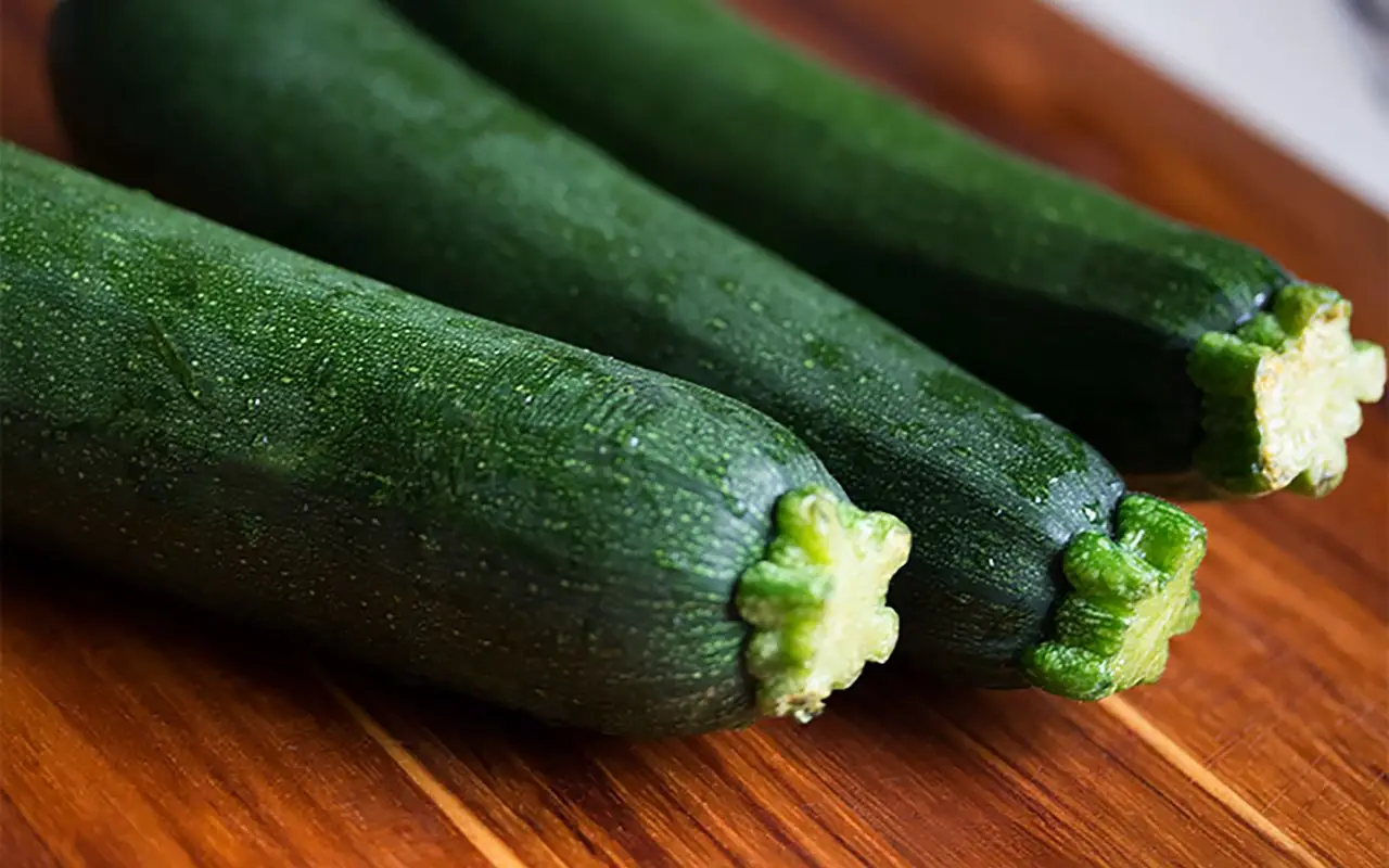 Il trucco della cenere per ottenere zucchine più sane e abbondanti in orto Il trucco della cenere per ottenere zucchine più sane e abbondanti in orto