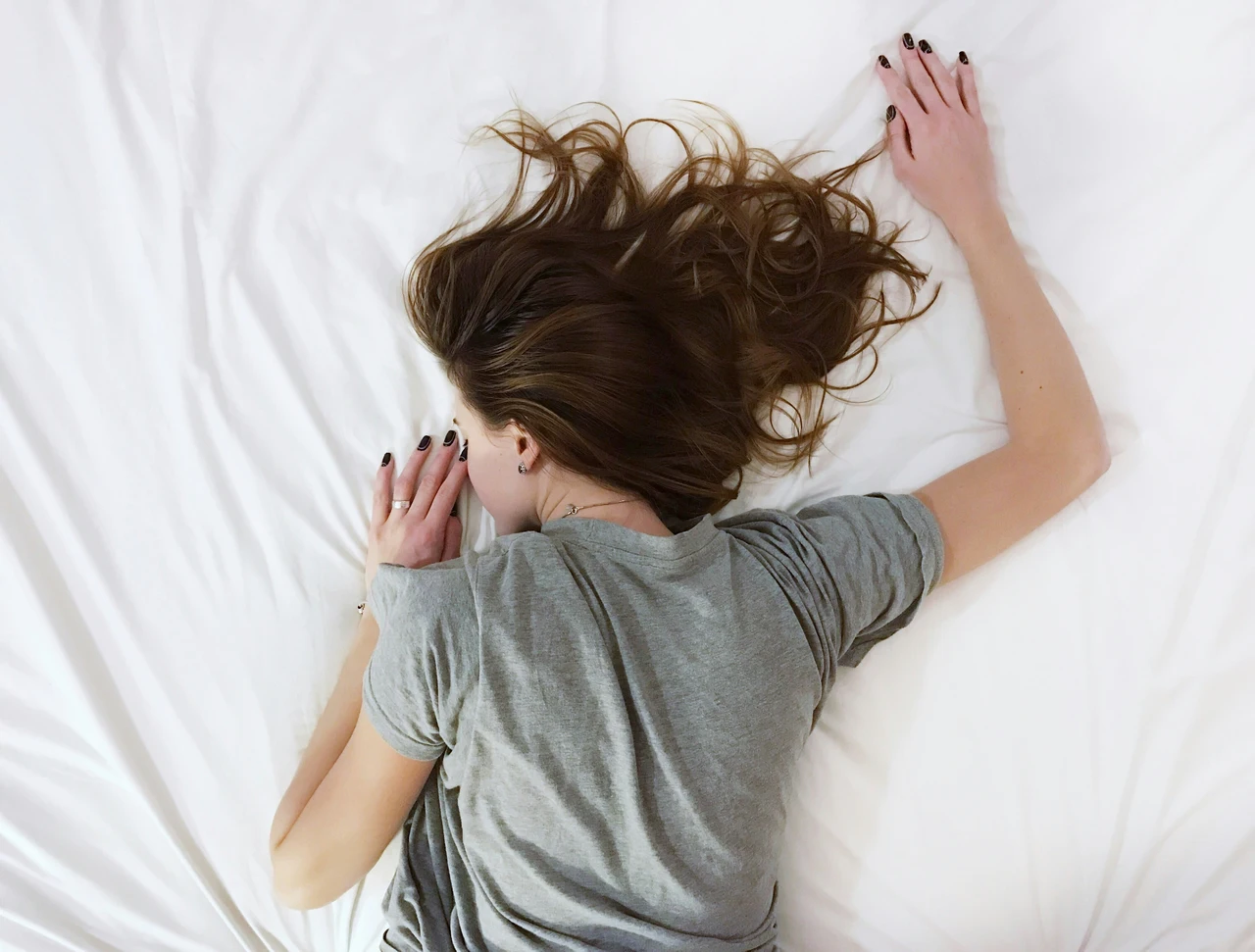 Cosa mangiare prima di dormire per favorire il sonno profondo: il consiglio approvato dai medici Cosa mangiare prima di dormire per favorire il sonno profondo: il consiglio approvato dai medici
