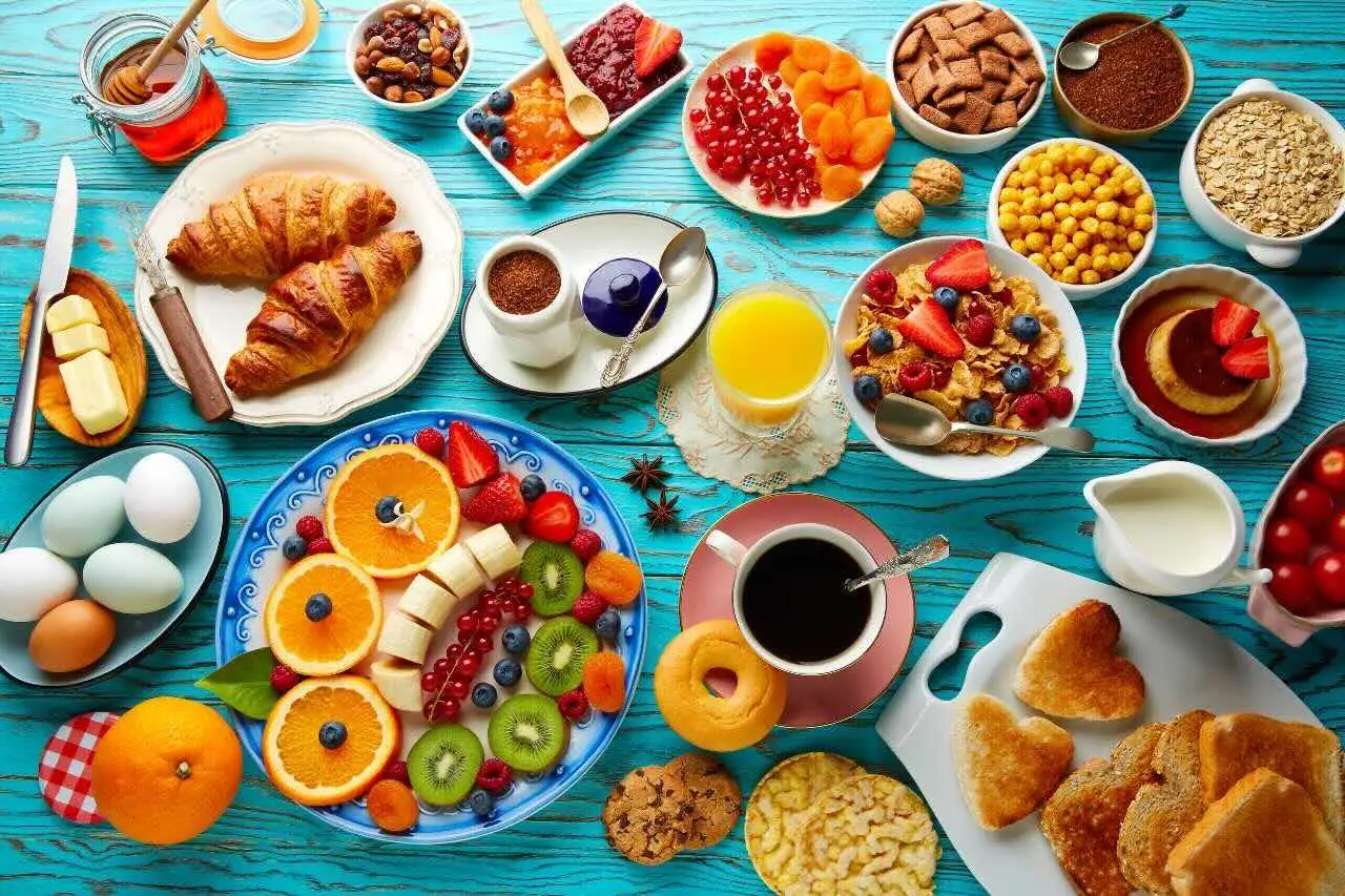 Colazione anti-stress: i 3 alimenti suggeriti dagli psicologi per iniziare la giornata sereni Colazione anti-stress: i 3 alimenti suggeriti dagli psicologi per iniziare la giornata sereni