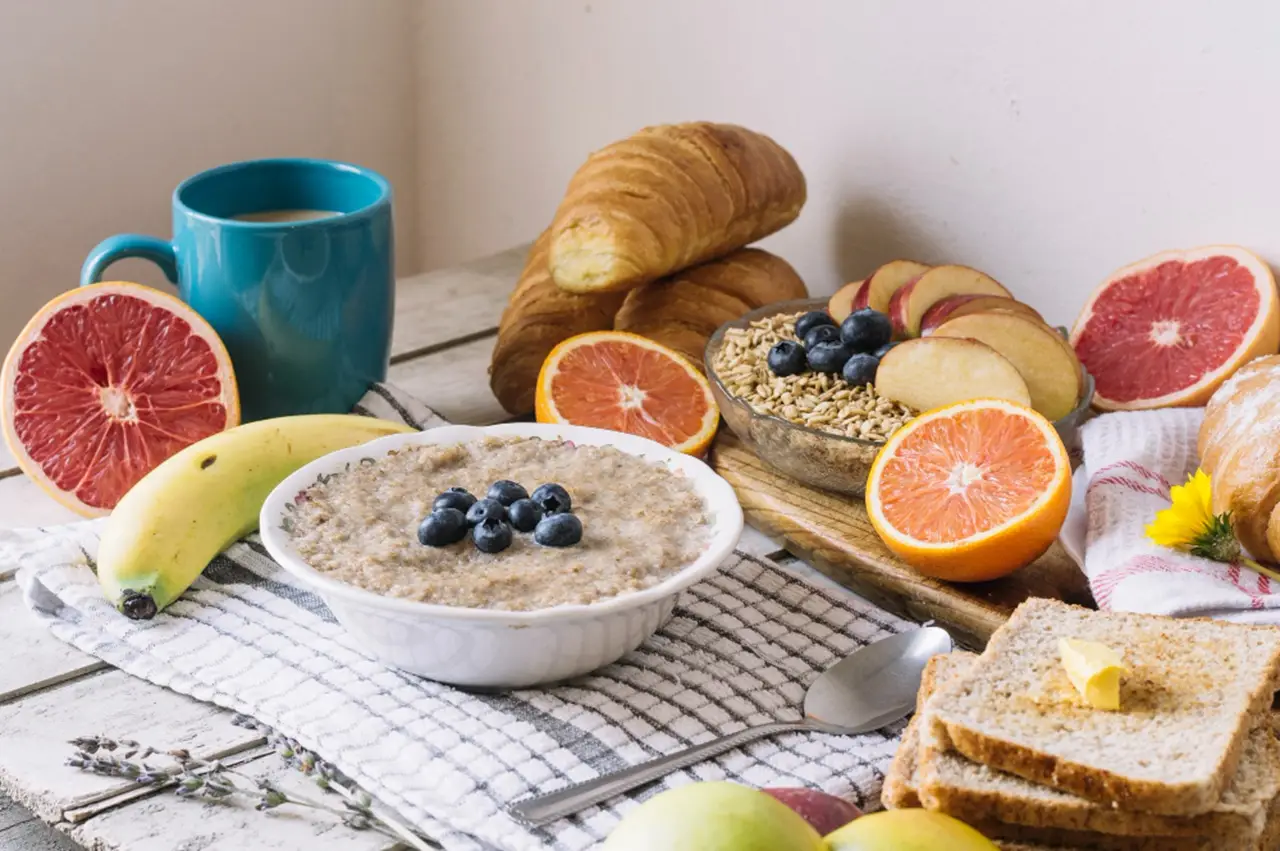 Colazione anti-stanchezza mentale: la combinazione di cibi suggerita dai nutrizionisti Colazione anti-stanchezza mentale: la combinazione di cibi suggerita dai nutrizionisti