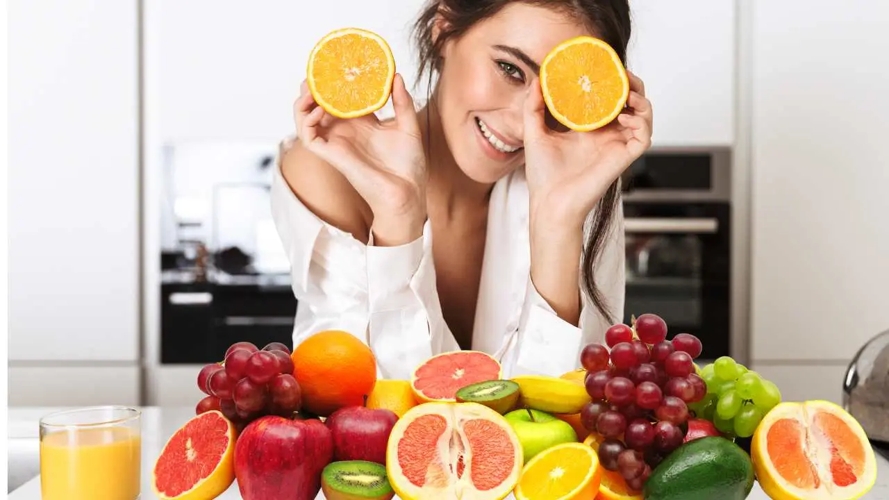 Il trucco per proteggere la pelle dal sole: i 3 alimenti chiave raccomandati dai dermatologi per giugno 2025 Il trucco per proteggere la pelle dal sole: i 3 alimenti chiave raccomandati dai dermatologi per giugno 2025