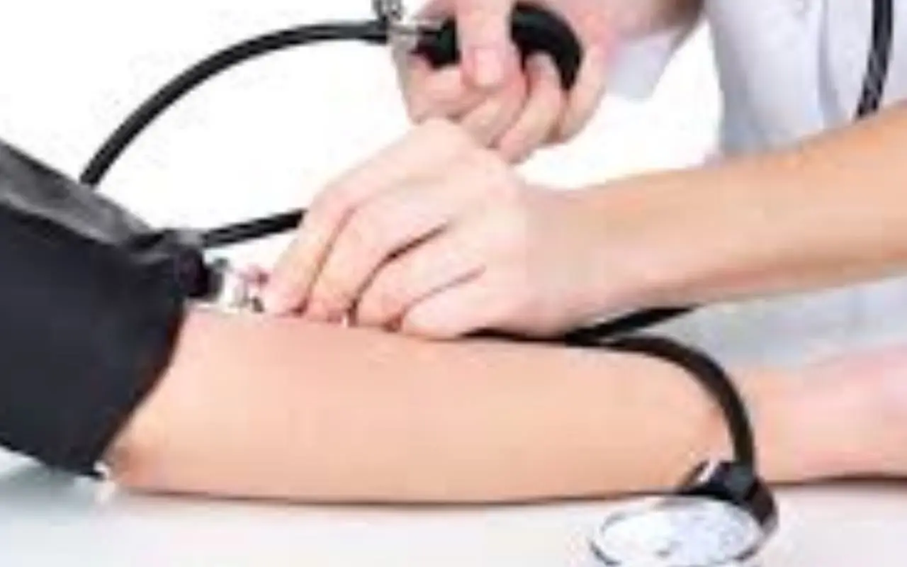 5 segnali che la pressione è instabile a giugno: ecco come riconoscerli subito secondo i cardiologi 5 segnali che la pressione è instabile a giugno: ecco come riconoscerli subito secondo i cardiologi